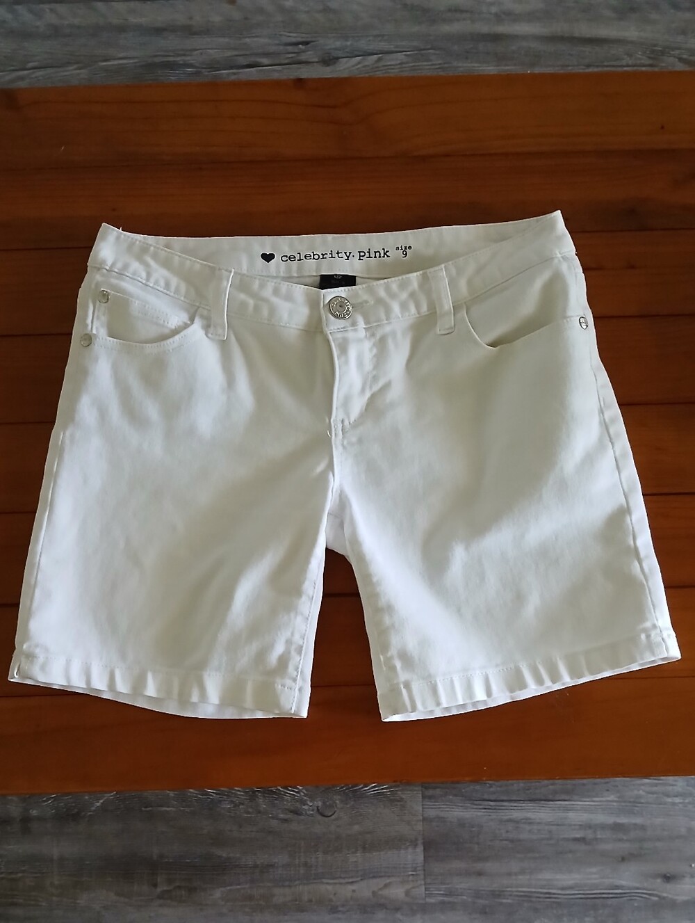 Like New Celebrity Pink White Denim Jean 5 Pocket Shorts Size 9 Low Mid Rise